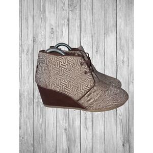 Toms Womens Woven Fabric Diamond Pattern Wedged Textured Heel Bootie Size 8